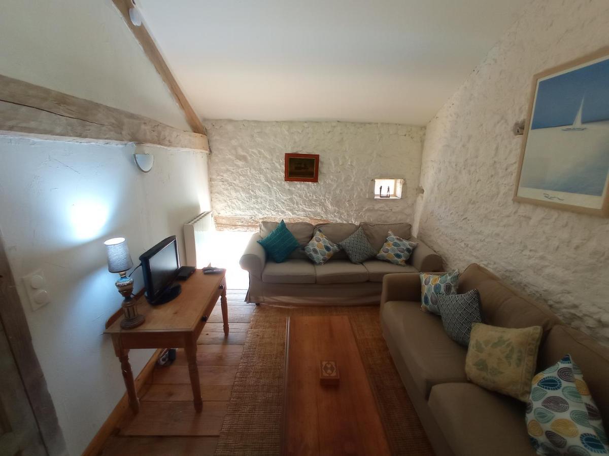 Ecurie Le Buguet Daire Saint-Antoine-Cumond Dış mekan fotoğraf